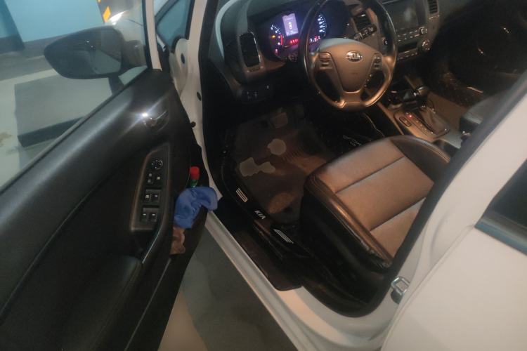Used Kia K3S 2014 1.6L Automatic DLX Driver Seat
