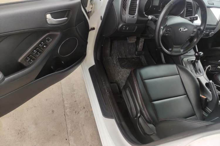 Used Kia K3S 2014 1.6L Automatic GLS Driver Seat