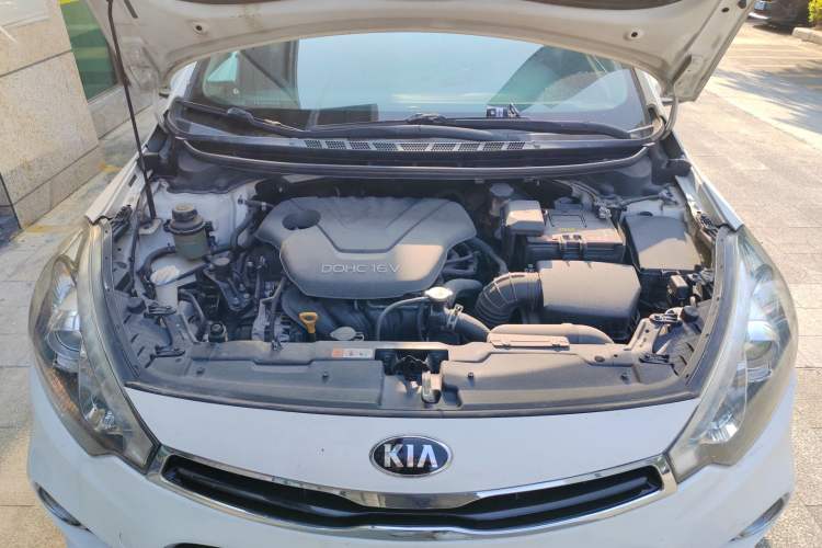 Used Kia K3S 2014 1.6L Automatic GLS Engine Bay