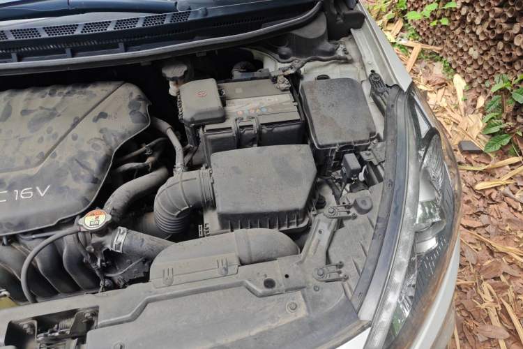Used Kia K3S 2014 1.6L Automatic GLS Engine Bay Left