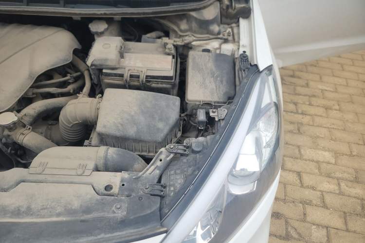Used Kia K3S 2014 1.6L Automatic GL Engine Bay Left