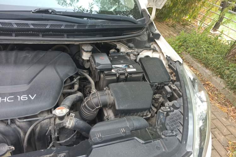 Used Kia K3S 2014 1.6L Automatic GLS Engine Bay Left
