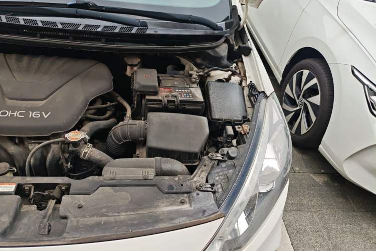 Used Kia K3S 2014 1.6L Automatic GLS Engine Bay Left