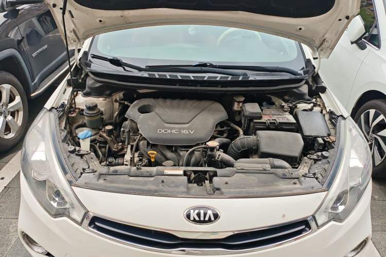 Used Kia K3S 2014 1.6L Automatic GLS Engine Bay