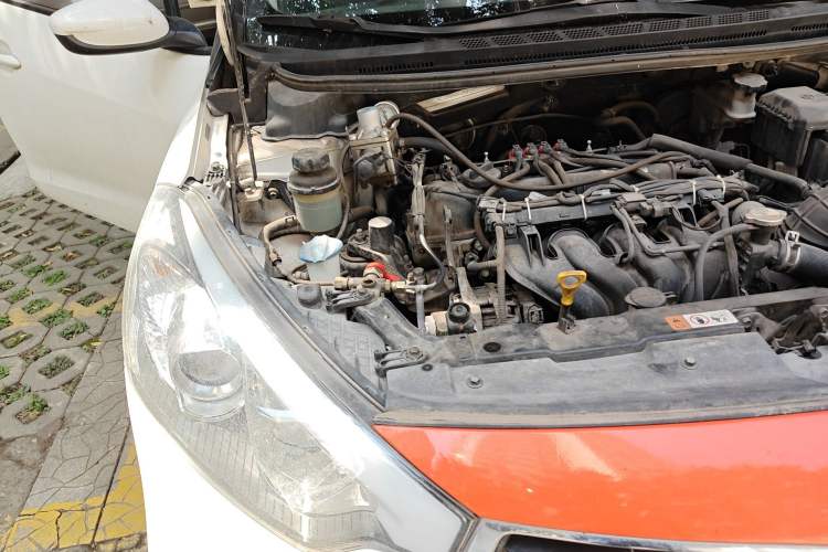 Used Kia K3S 2014 1.6L Automatic GL Engine Bay Right
