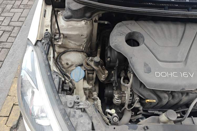 Used Kia K3S 2014 1.6L Automatic DLX Engine Bay Right