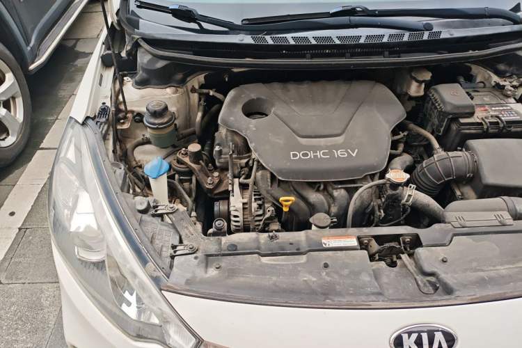Used Kia K3S 2014 1.6L Automatic GLS Engine Bay Right