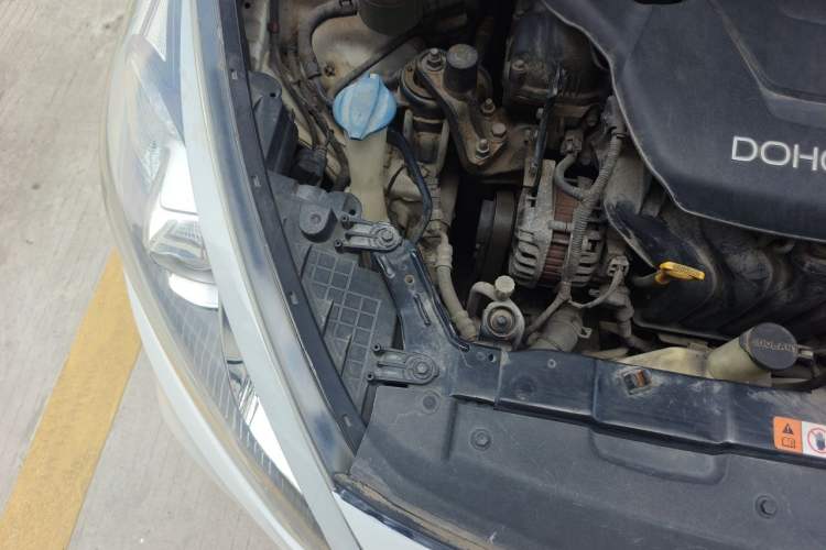 Used Kia K3S 2014 1.6L Automatic GL Engine Bay Right