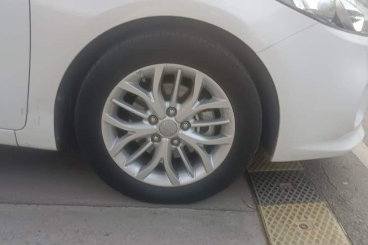 Used Kia K3S 2014 1.6L Automatic DLX Exterior 2