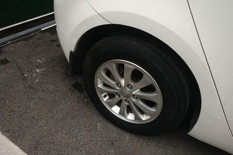 Used Kia K3S 2014 1.6L Automatic GL Exterior 5