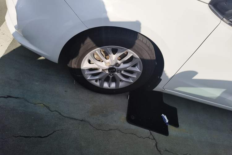 Used Kia K3S 2014 1.6L Automatic DLX Exterior 7