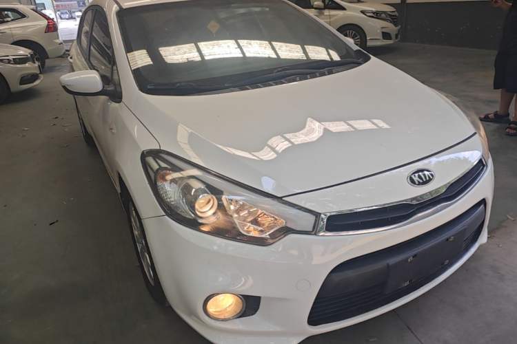 Used Kia K3S 2014 1.6L Manual GL Front Right 45 Deg