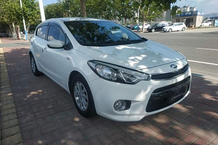 Used Kia K3S 2014 1.6L Manual GL Front Right 45 Deg