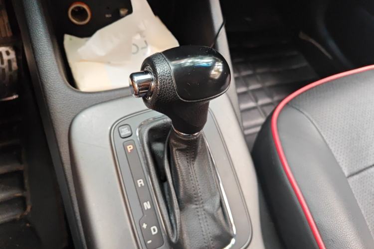 Used Kia K3S 2014 1.6L Automatic GL Gear Lever