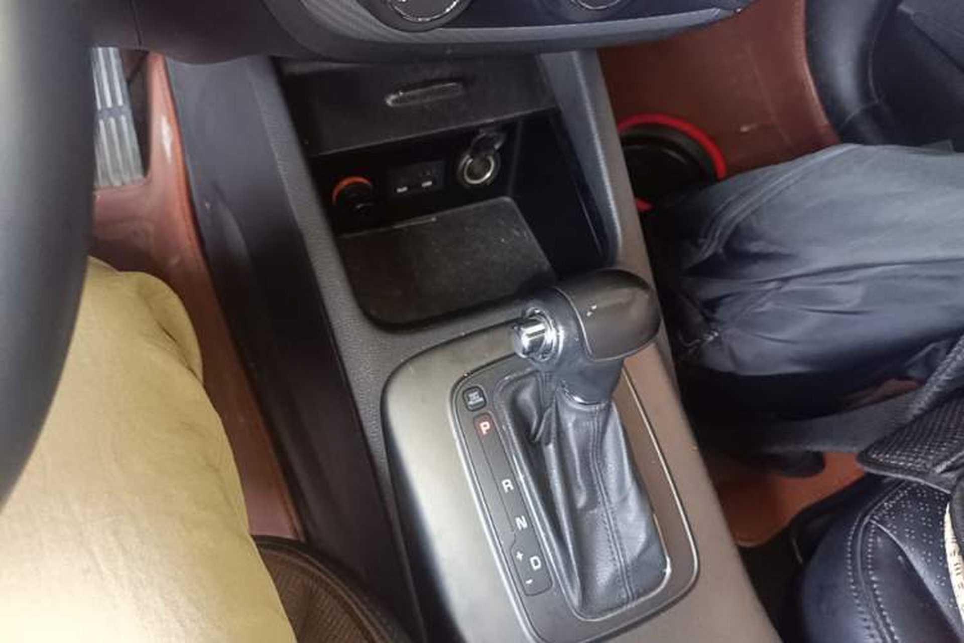 Used Kia K3S 2014 1.6L Automatic GLS Gear Lever