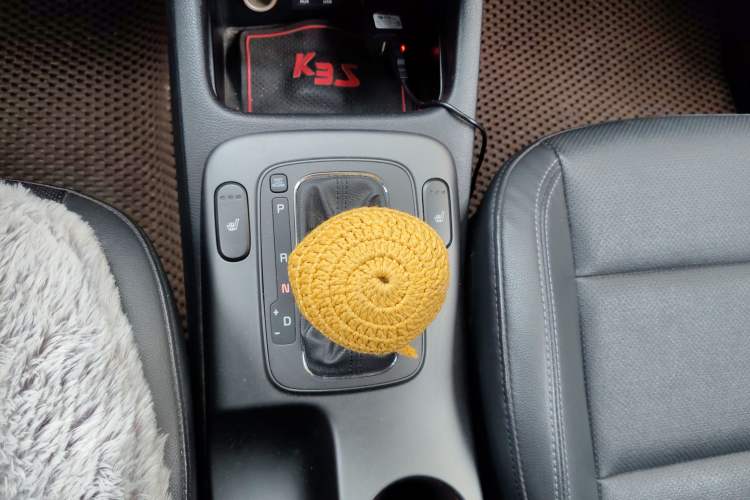 Used Kia K3S 2014 1.6L Automatic DLX Gear Lever
