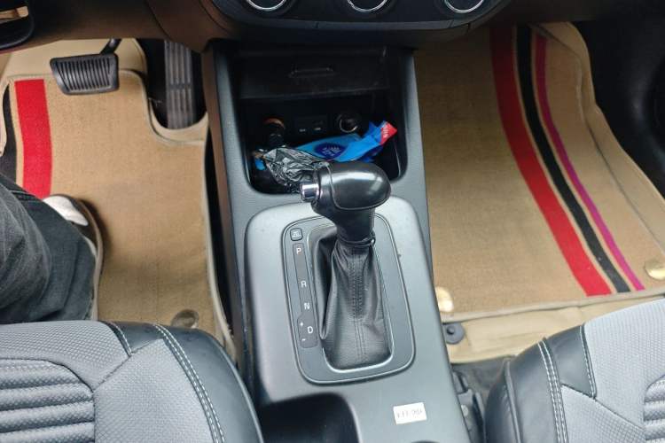 Used Kia K3S 2014 1.6L Automatic GLS Gear Lever