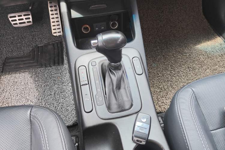 Used Kia K3S 2014 1.6L Automatic Premium Gear Lever