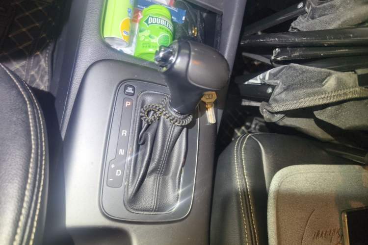 Used Kia K3S 2014 1.6L Automatic GLS Gear Lever