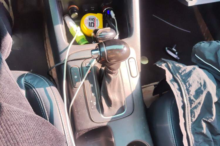 Used Kia K3S 2014 1.6L Automatic Premium Gear Lever