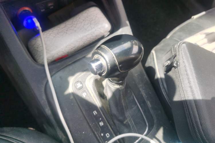 Used Kia K3S 2014 1.6L Automatic GLS Gear Lever