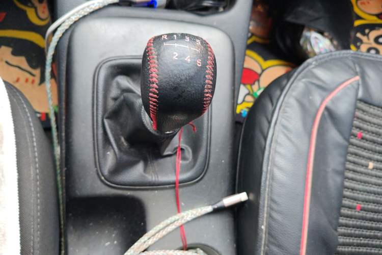 Used Kia K3S 2014 1.6L Manual GLS Gear Lever