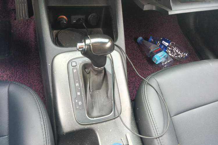 Used Kia K3S 2014 1.6L Automatic GLS Gear Lever