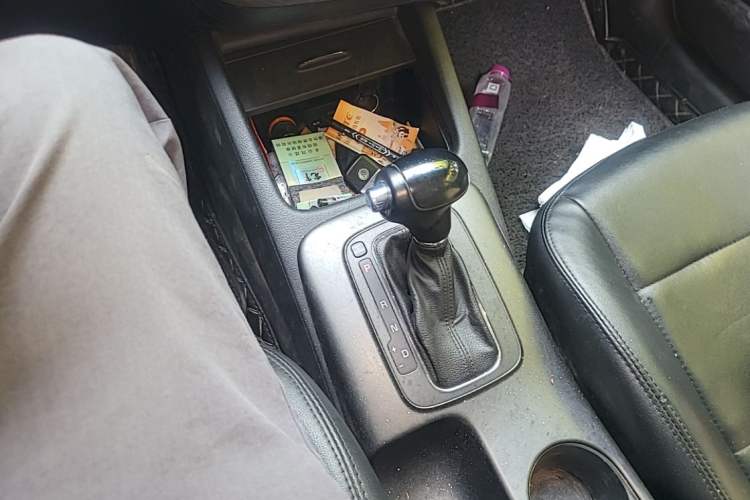 Used Kia K3S 2014 1.6L Automatic GLS Gear Lever