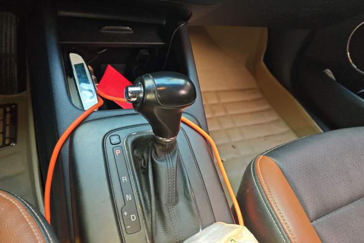 Used Kia K3S 2014 1.6L Automatic GLS Gear Lever