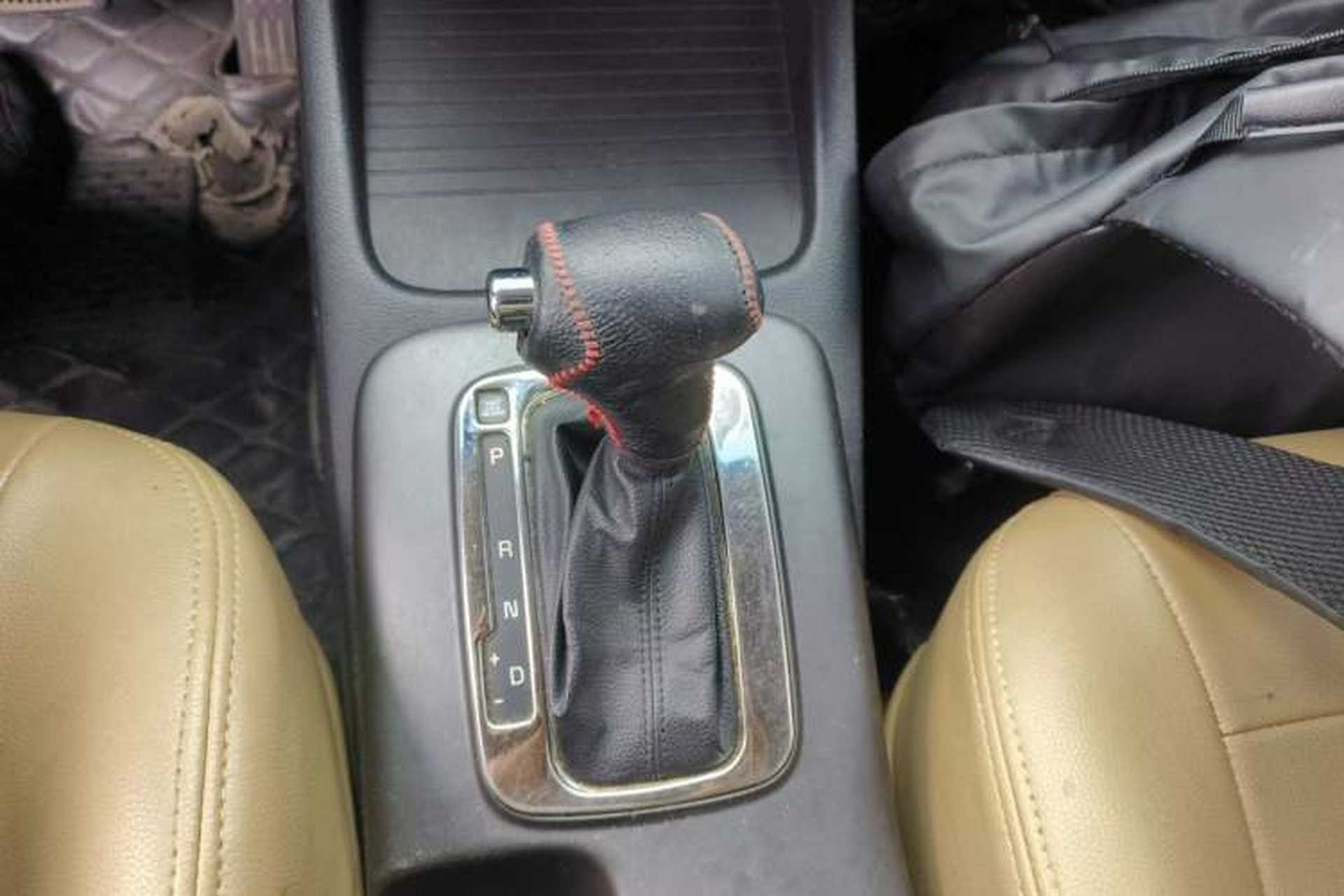 Used Kia K3S 2014 1.6L Automatic GL Gear Lever