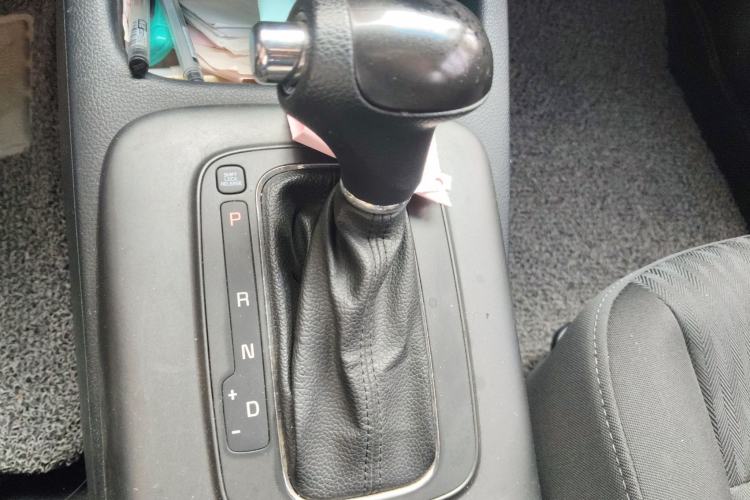 Used Kia K3S 2014 1.6L Automatic GL Gear Lever