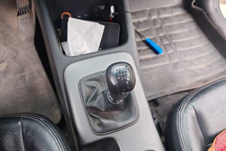 Used Kia K3S 2014 1.6L Manual GL Gear Lever