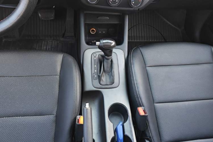 Used Kia K3S 2014 1.6L Automatic GLS Gear Lever