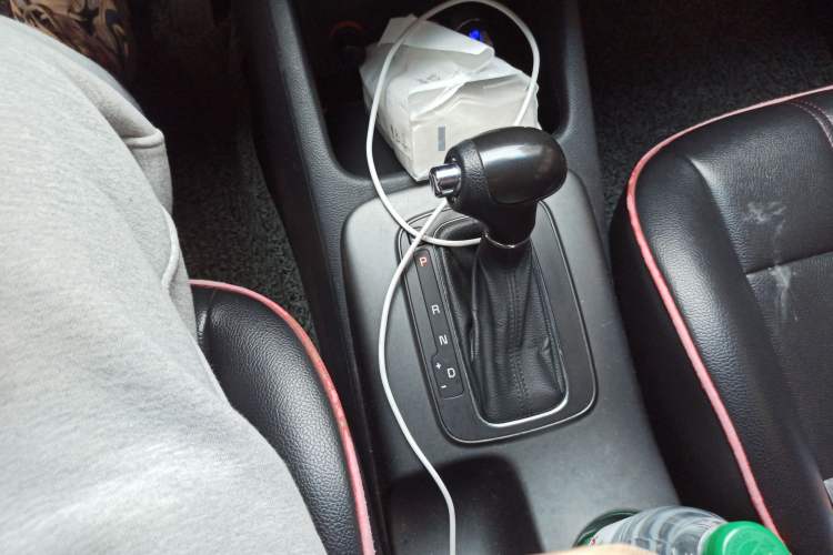 Used Kia K3S 2014 1.6L Automatic GL Gear Lever