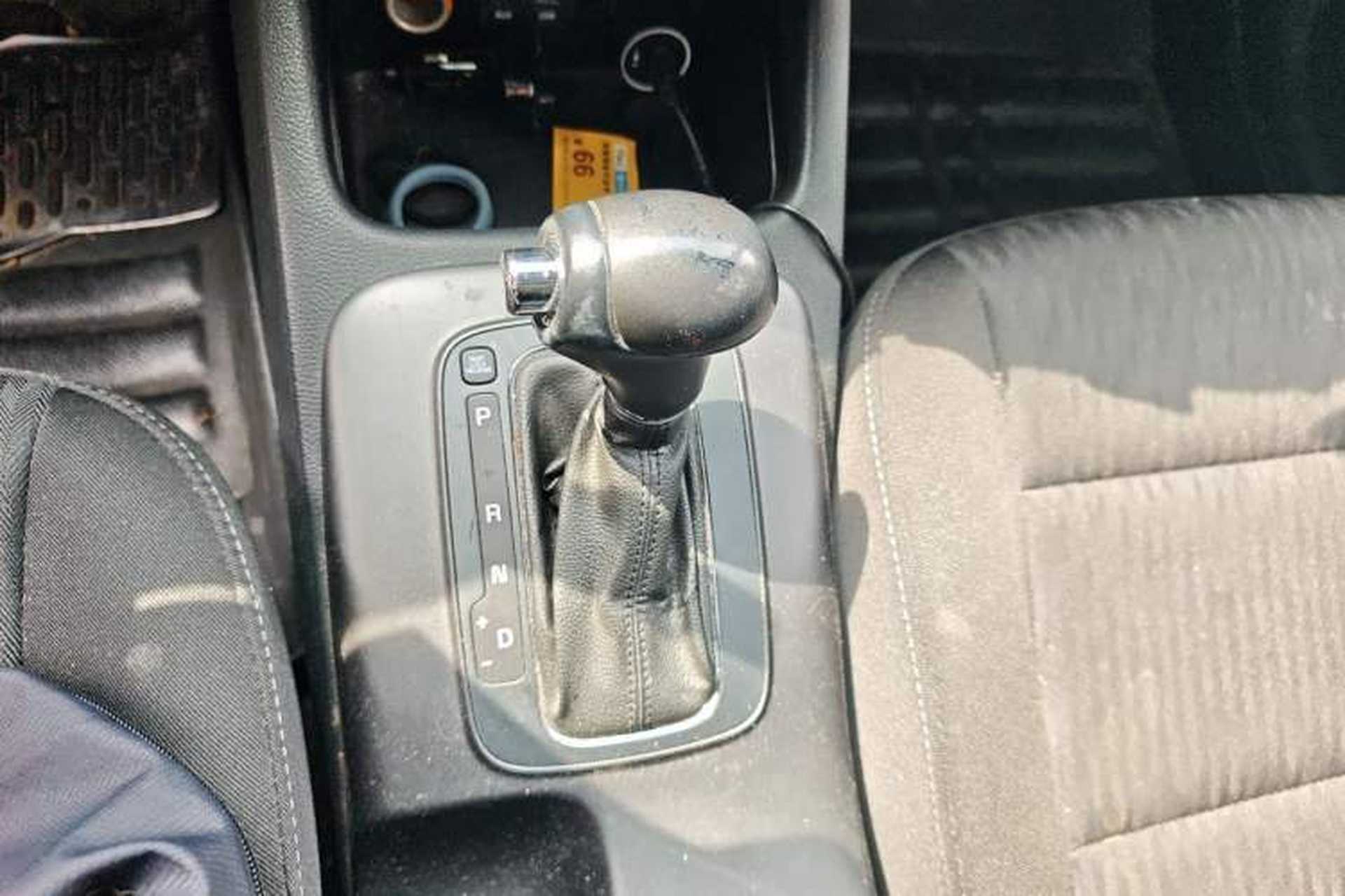 Used Kia K3S 2014 1.6L Automatic GLS Gear Lever