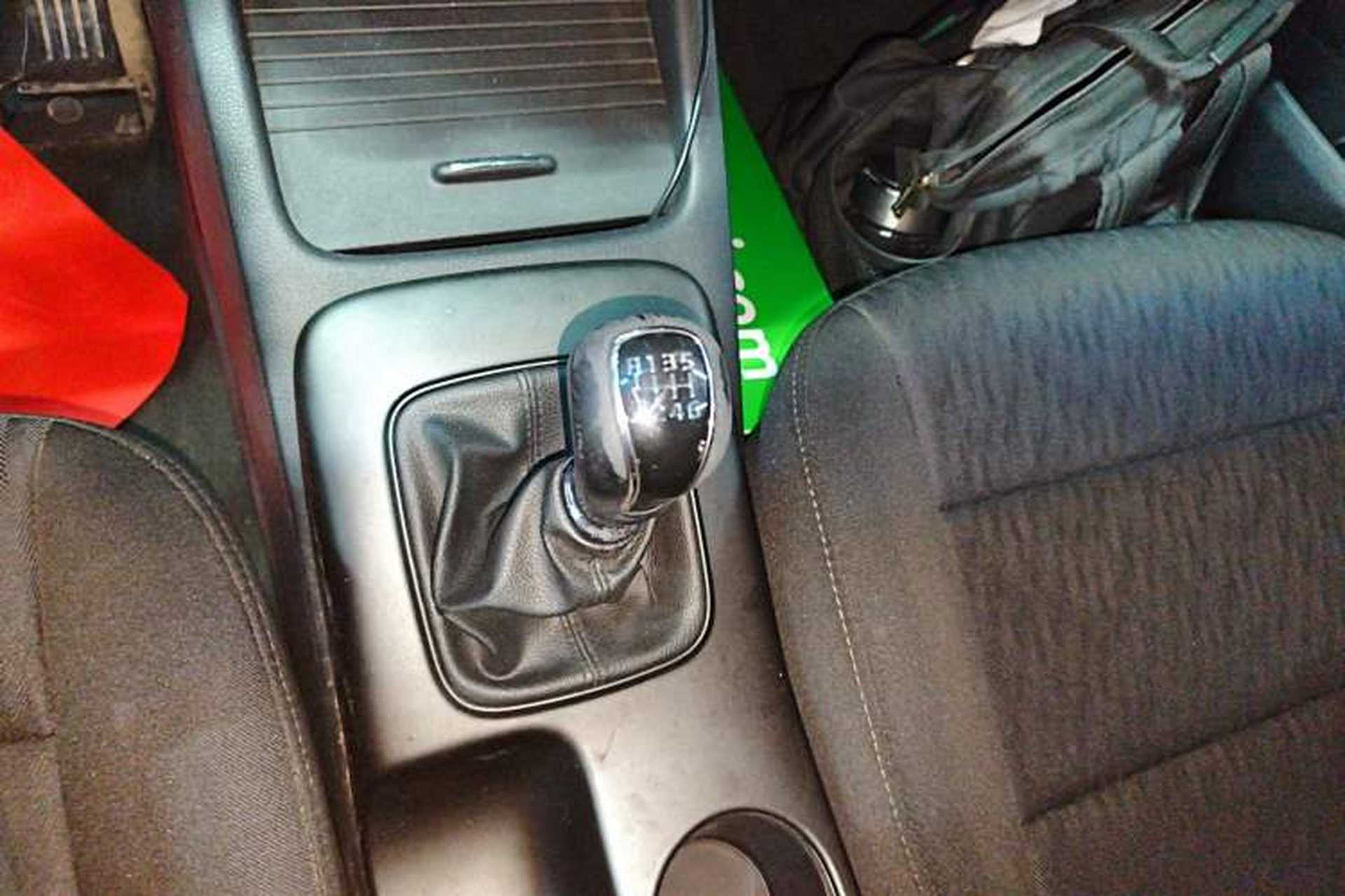 Used Kia K3S 2014 1.6L Manual GLS Gear Lever