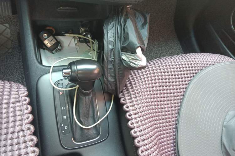 Used Kia K3S 2014 1.6L Automatic GLS Gear Lever