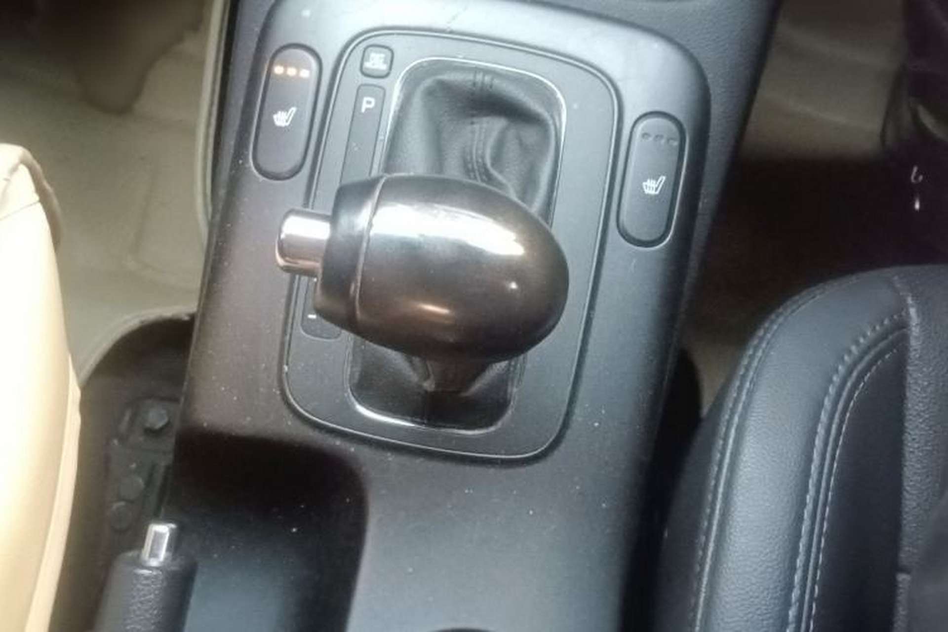 Used Kia K3S 2014 1.6L Automatic DLX Gear Lever