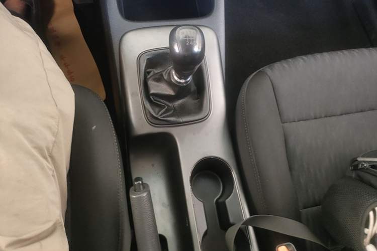 Used Kia K3S 2014 1.6L Manual GL Gear Lever
