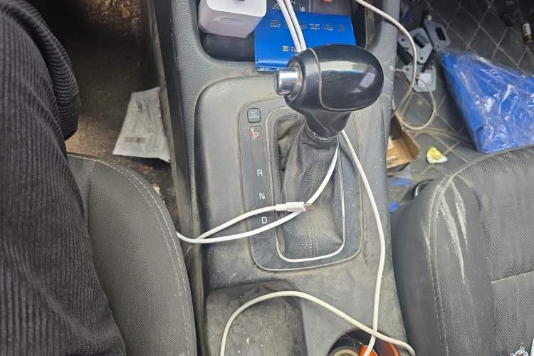 Used Kia K3S 2014 1.6L Automatic GLS Gear Lever