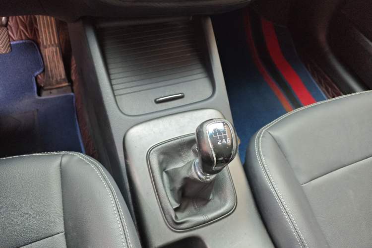 Used Kia K3S 2014 1.6L Manual GLS Gear Lever