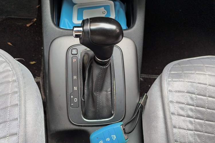 Used Kia K3S 2014 1.6L Automatic GLS Gear Lever