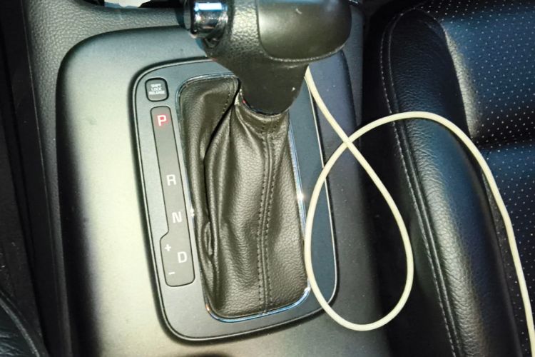 Used Kia K3S 2014 1.6L Automatic GL Gear Lever