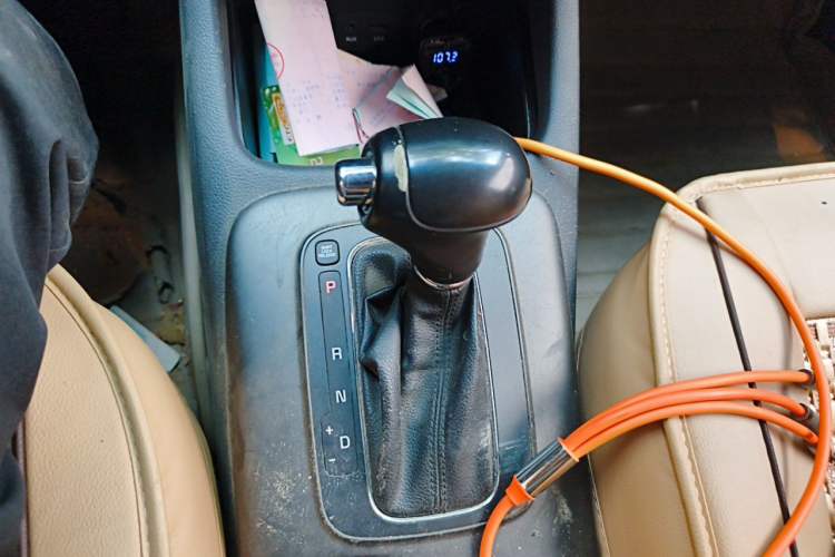 Used Kia K3S 2014 1.6L Automatic GLS Gear Lever