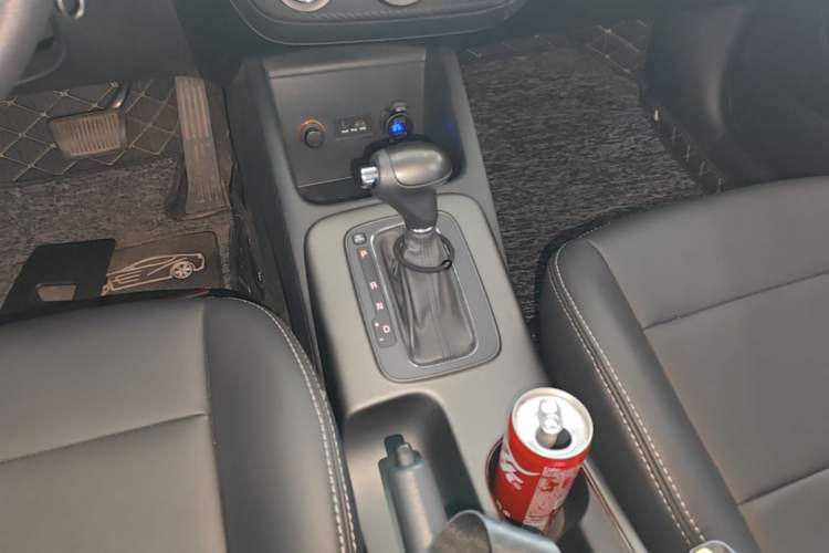 Used Kia K3S 2014 1.6L Automatic GL Gear Lever