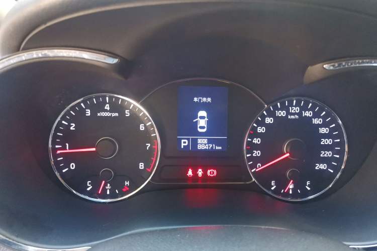 Used Kia K3S 2014 1.6L Automatic DLX Instrument Cluster