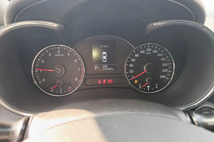 Used Kia K3S 2014 1.6L Automatic DLX Instrument Cluster