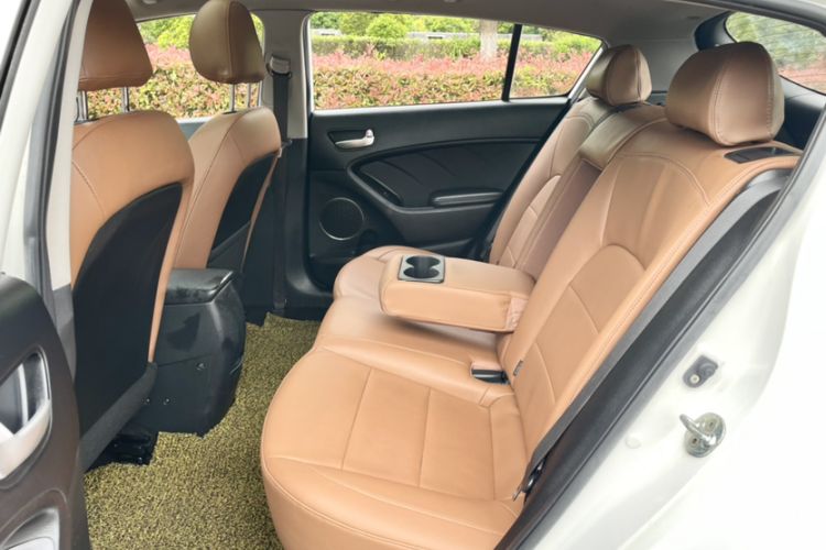 Used Kia K3S 2014 1.6L Automatic GLS Interior 2
