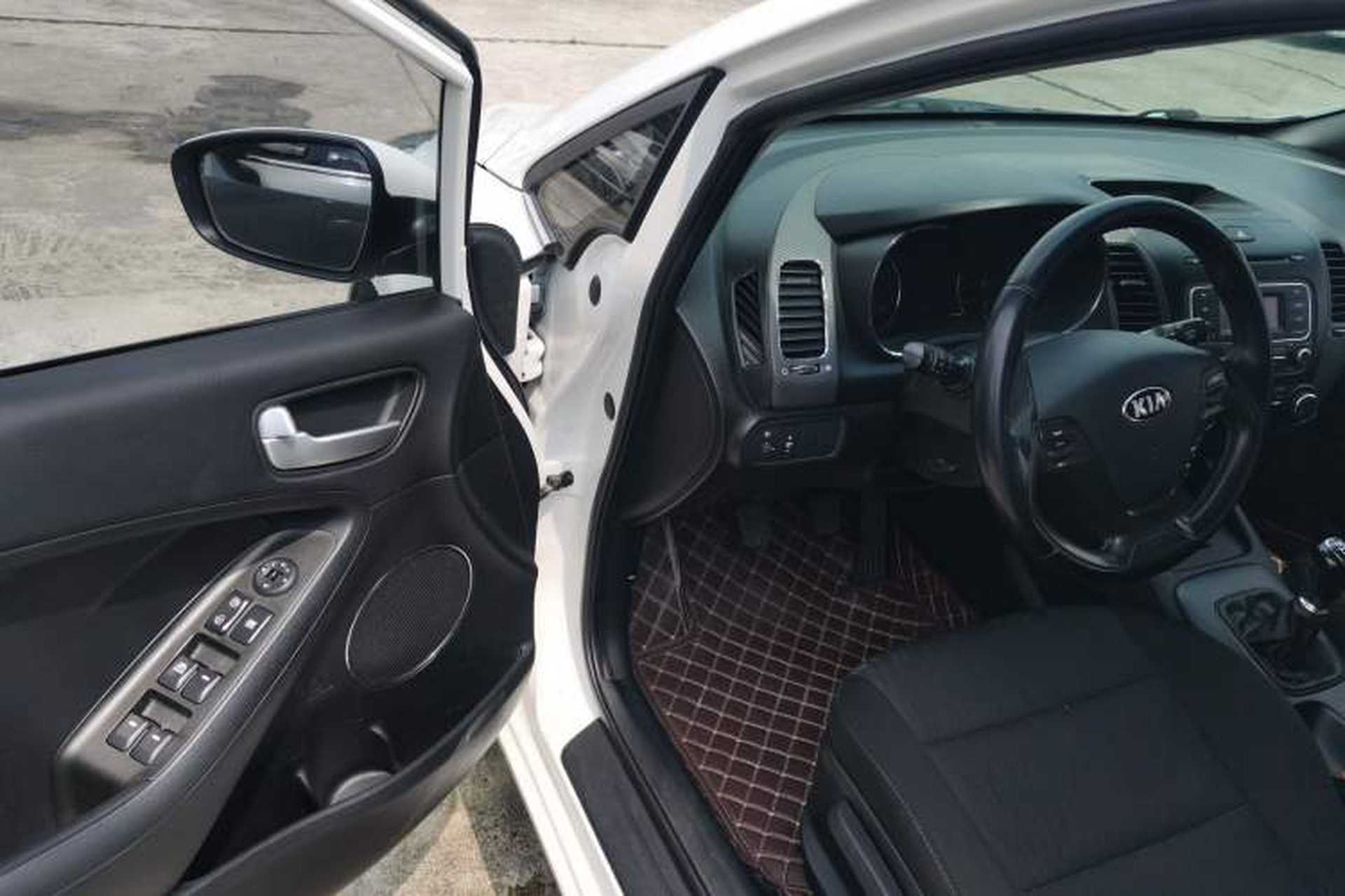 Used Kia K3S 2014 1.6L Manual GLS Interior 2