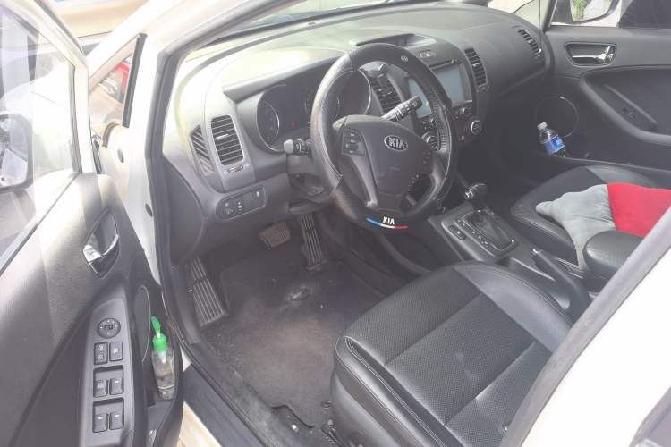 Used Kia K3S 2014 1.6L Automatic DLX Interior 3
